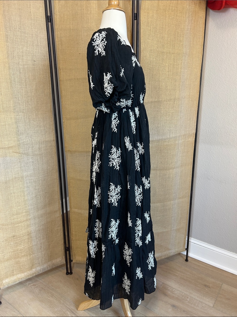 NWT Polagram Black Maxi Dress with White Floral Embroidery Puff Sleeves size S - Picture 4 of 16